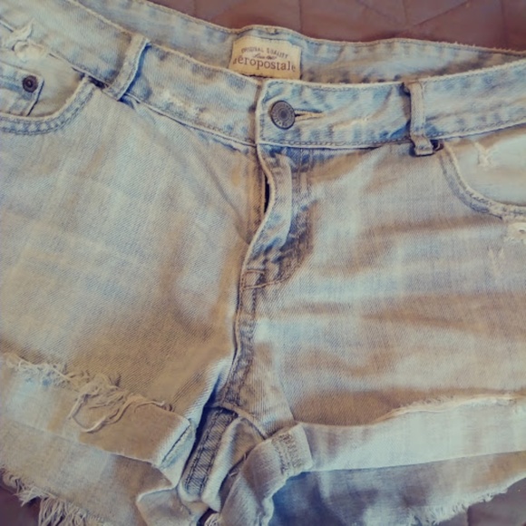 Distressed Aero Jean Shorts - Picture 2 of 5